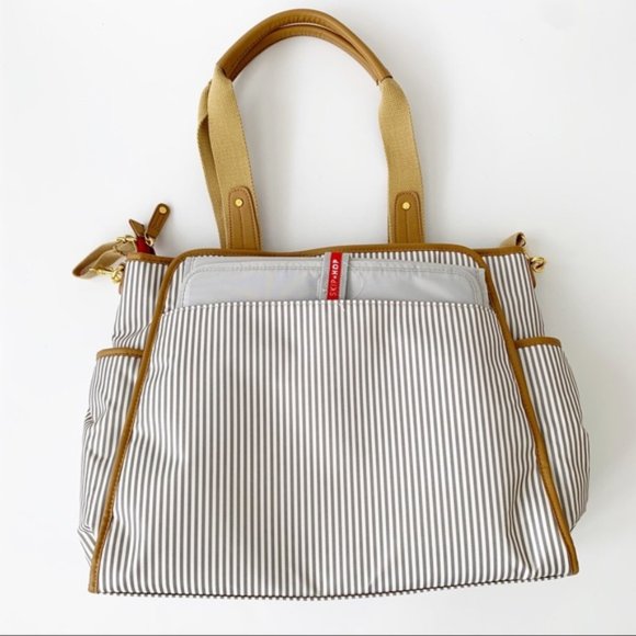 Skip Hop Grand Central Tote Diaper Bag - Picture 2 of 6
